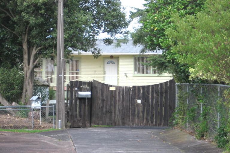 Photo of property in 15 Marlene Avenue, Te Atatu South, Auckland, 0610