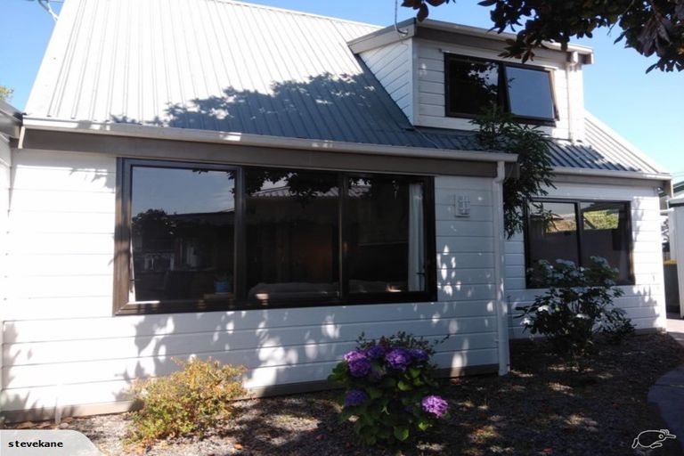 Photo of property in 21 Rata Street, Upper Vogeltown, New Plymouth, 4310