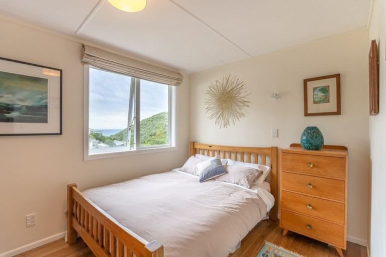 Photo of property in 99 Houghton Bay Road, Houghton Bay, Wellington, 6023
