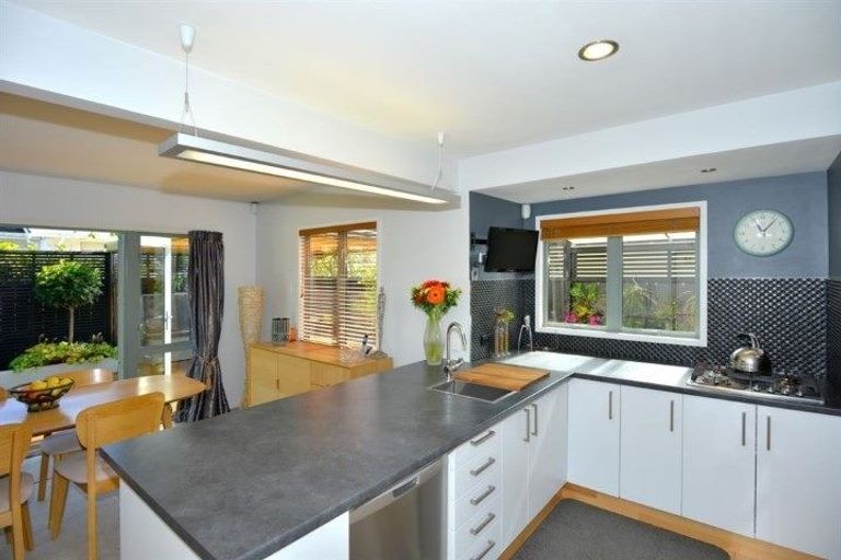 Photo of property in 3/218 Springfield Road, St Albans, Christchurch, 8014
