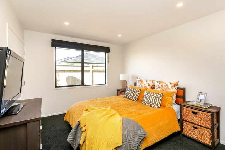 Photo of property in 1 Megaw Close, Whalers Gate, New Plymouth, 4310