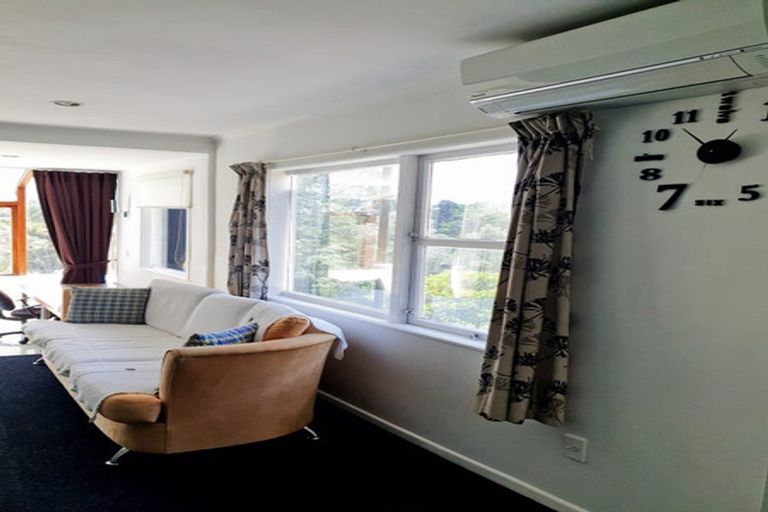 Photo of property in 211 Titirangi Road, Titirangi, Auckland, 0604