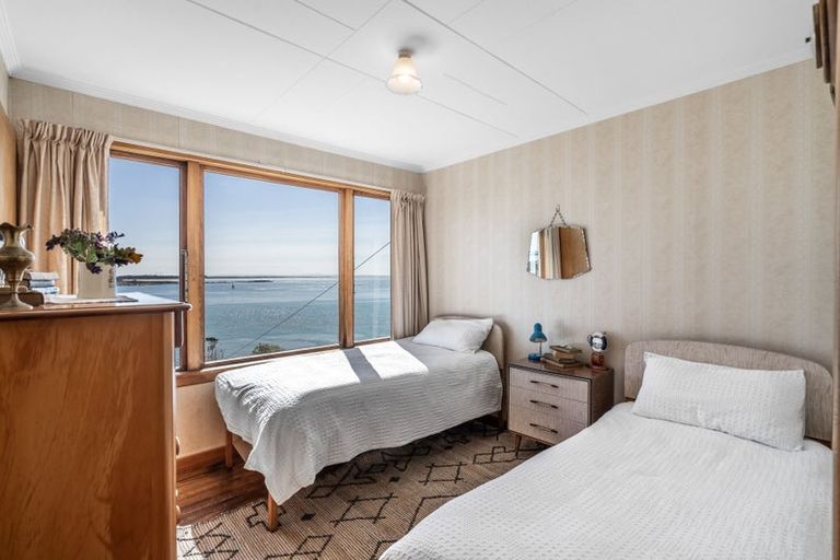 Photo of property in 78 Marine Parade, Bluff, 9814