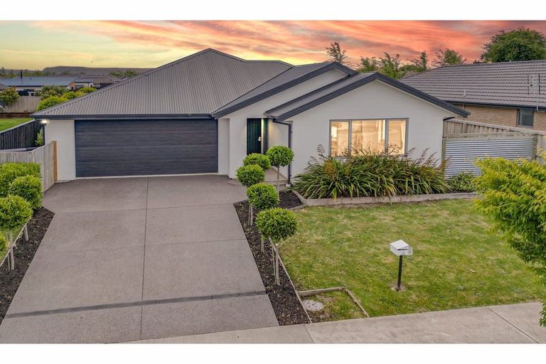 Photo of property in 18 Macphail Avenue, Rangiora, 7400