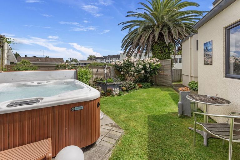 Photo of property in 2/20 Fifth Avenue, Tauranga, 3110