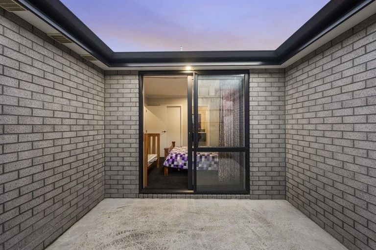 Photo of property in 2/8 Bostonkip Crescent, Fitzroy, Hamilton, 3282