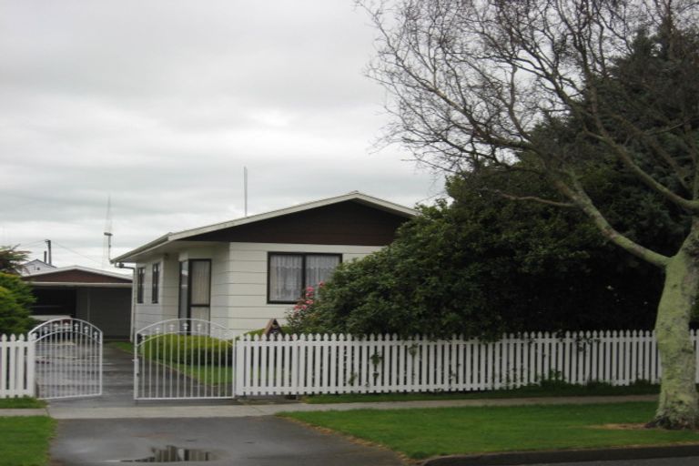 Photo of property in 100 Queen Street West, Levin, 5510