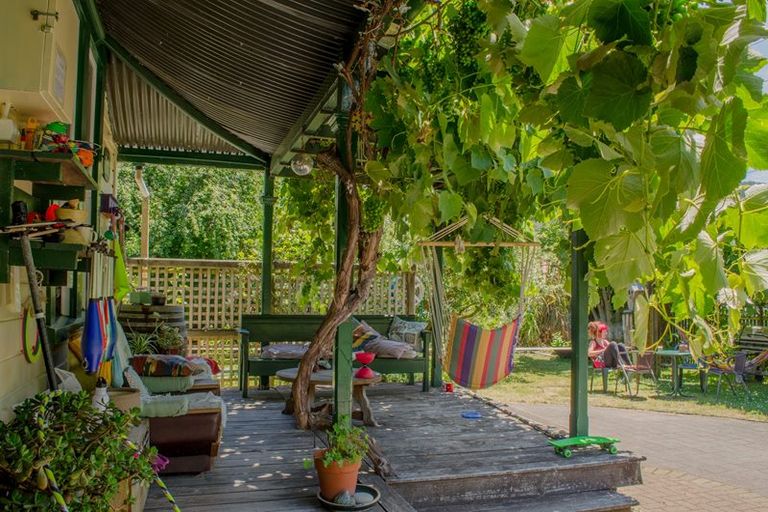 Photo of property in Jugglers Rest Backpackers, 8 Canterbury Street, Picton, 7220