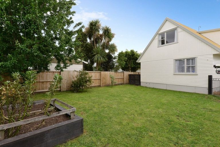 Photo of property in 97 Collins Road, Melville, Hamilton, 3206