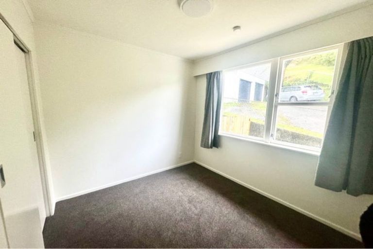 Photo of property in 5a Chaucer Way, Karori, Wellington, 6012