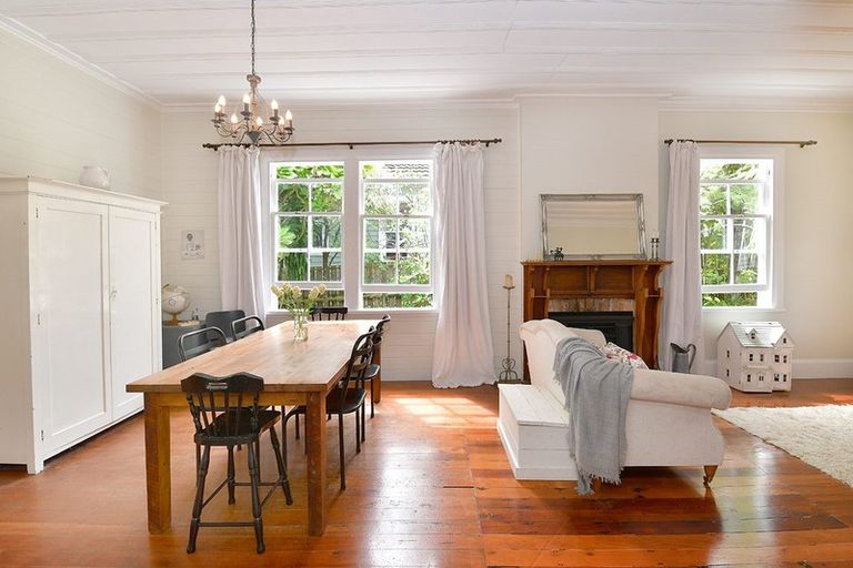 Photo of property in 27 Kowhai Street, Helensville, 0800