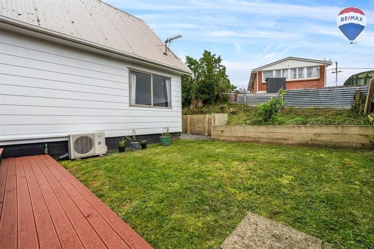 Photo of property in 20a Levant Street, Cannons Creek, Porirua, 5024