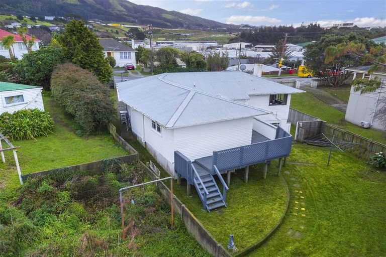 Photo of property in 60 Bell Street, Tawa, Wellington, 5028