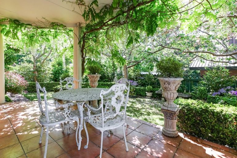 Photo of property in 131 Milton Road, Bluff Hill, Napier, 4110