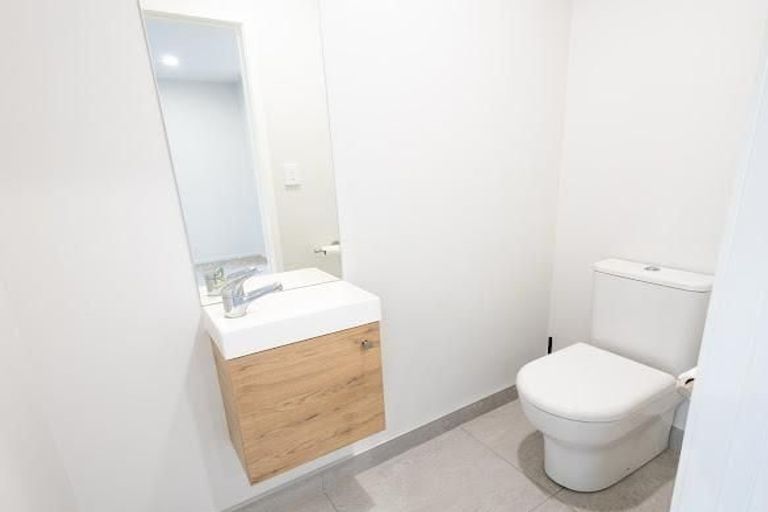 Photo of property in 22 Tima Lane, Mangere Bridge, Auckland, 2022