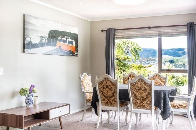Photo of property in 14 Westhaven Drive, Tawa, Wellington, 5028
