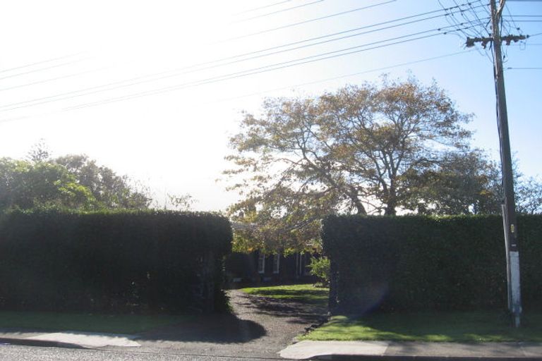 Photo of property in 205 Bleakhouse Road, Mellons Bay, Auckland, 2014