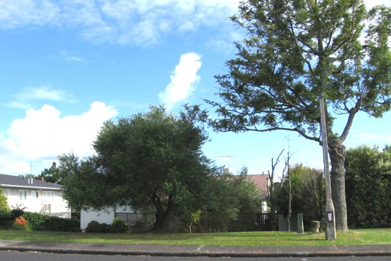 Photo of property in 2/25 Eban Avenue, Hillcrest, Auckland, 0627