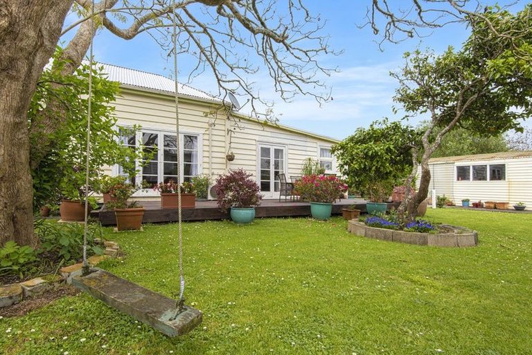 Photo of property in 16 George Street, Hikurangi, 0114