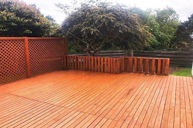 Photo of property in 77 Baylands Drive, Newlands, Wellington, 6037