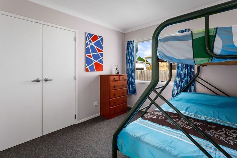 Photo of property in 15a Roretana Drive, Athenree, Katikati, 3177