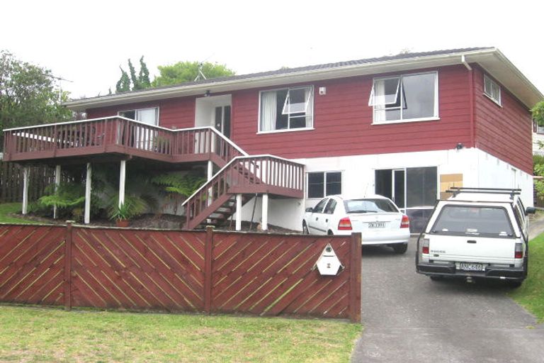Photo of property in 6 Embassy Place, Glenfield, Auckland, 0629