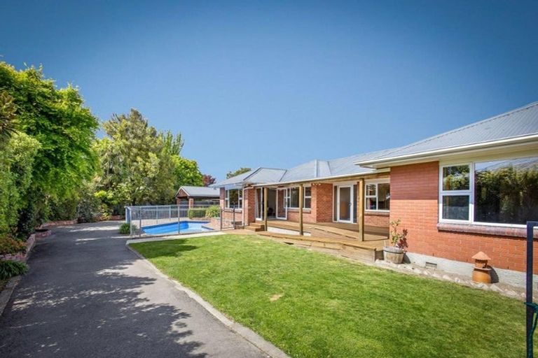 Photo of property in 28 Craven Street, Sockburn, Christchurch, 8042