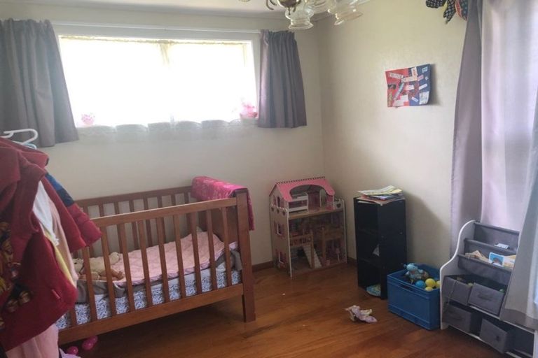 Photo of property in 92 Cook Street, Marfell, New Plymouth, 4310