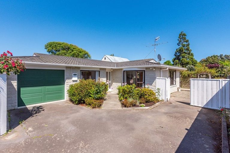 Photo of property in 1/29 Rosebank Grove, Waikanae, 5036