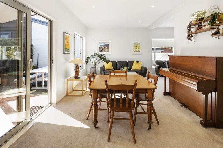 Photo of property in 2/23 Box Hill, Khandallah, Wellington, 6035