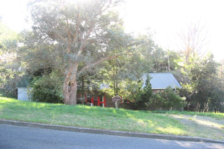 Photo of property in 9 Tiromoana Road, Raumati South, Paraparaumu, 5032