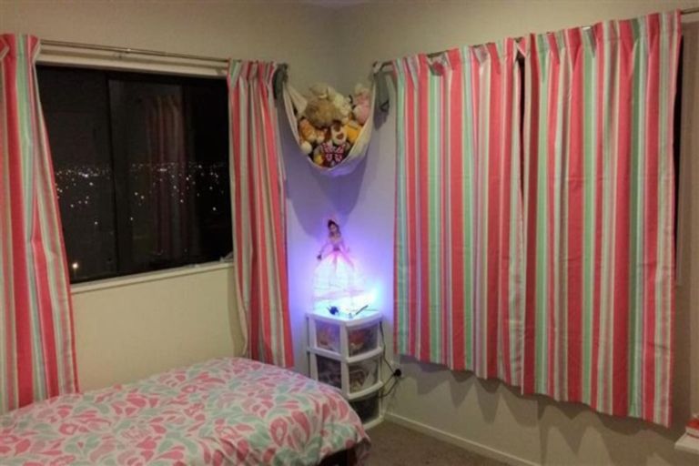 Photo of property in 23 Kirikiri Drive, Papakura, 2110