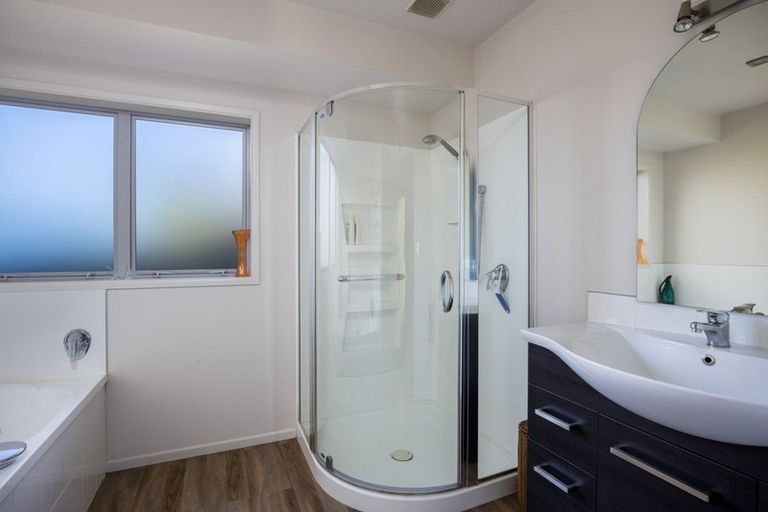 Photo of property in 2/37 Wallace Place, Westown, New Plymouth, 4310