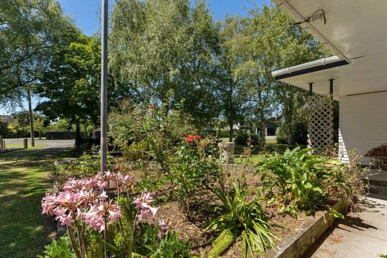 Photo of property in 1 Trent Street, Rongotea, 4476