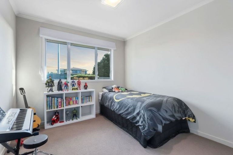 Photo of property in 1 Woodridge Drive, Stanmore Bay, Whangaparaoa, 0932