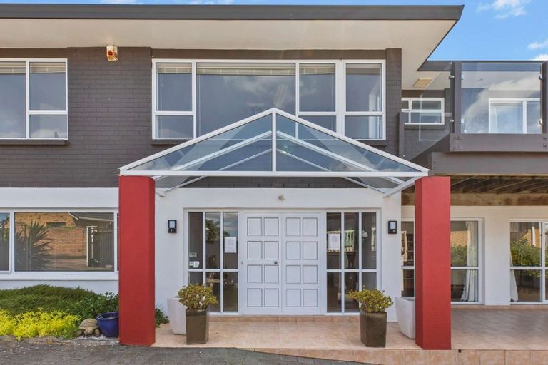 Photo of property in 8 Aztec Place, Conifer Grove, Takanini, 2112