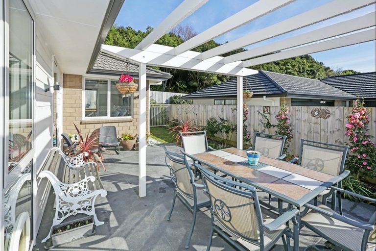 Photo of property in 7 Banks Boulevard, Whitby, Porirua, 5024