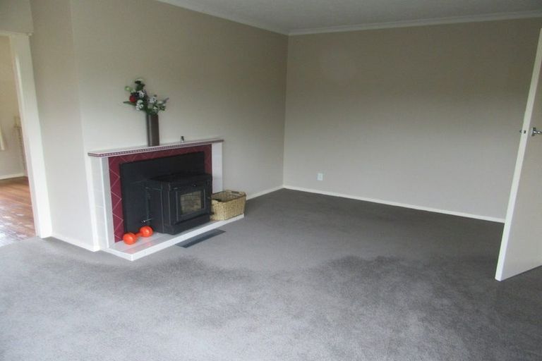 Photo of property in 4 Fairmile Place, Russley, Christchurch, 8042