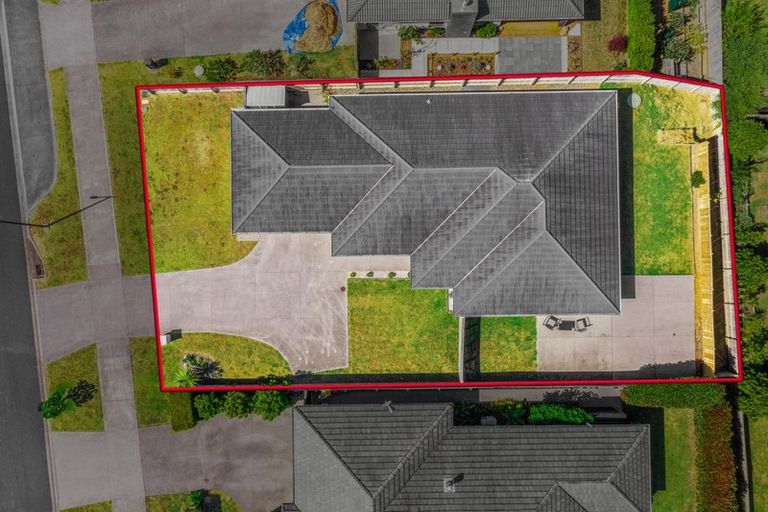 Photo of property in 14 Hooton Drive, Kumeu, 0810