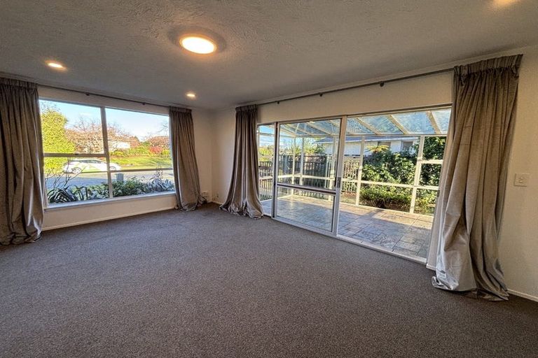 Photo of property in 62 Warren Crescent, Hillmorton, Christchurch, 8025
