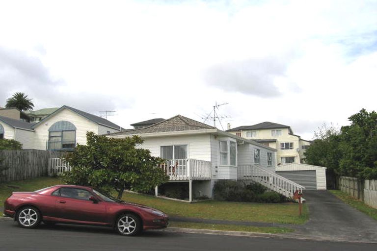 Photo of property in 23 Mallard Place, Unsworth Heights, Auckland, 0632