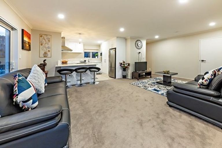 Photo of property in 55c Senator Drive, Manurewa, Auckland, 2105