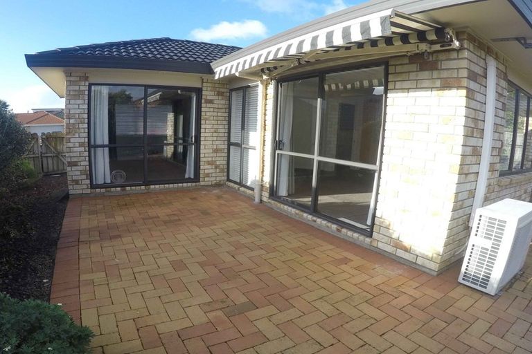 Photo of property in 102 Westerham Drive, Dannemora, Auckland, 2016