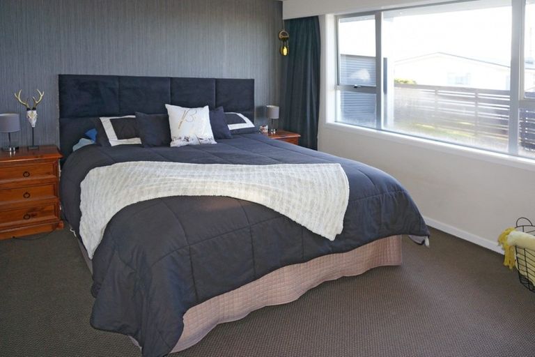 Photo of property in 68 Edinburgh Crescent, Waikiwi, Invercargill, 9810