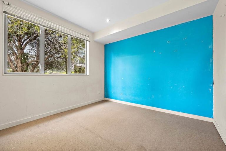Photo of property in 3 Scott Road, Stanmore Bay, Whangaparaoa, 0932