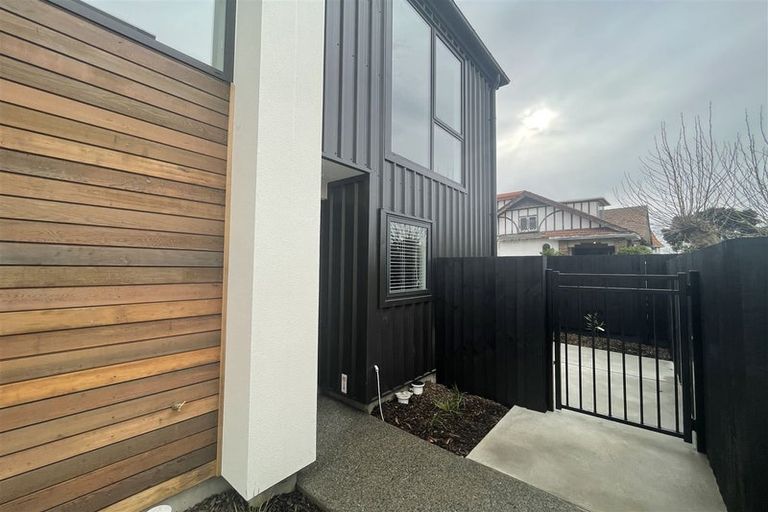 Photo of property in 10/27 New Brighton Road, Shirley, Christchurch, 8061
