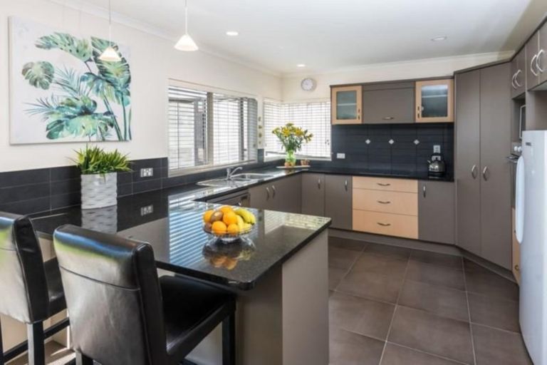 Photo of property in 113b Cook Street, Cockle Bay, Auckland, 2014