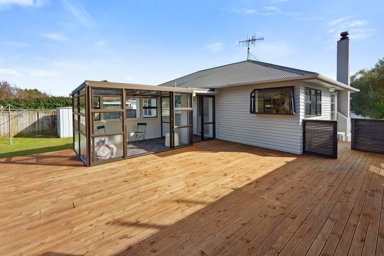 Photo of property in 5 Parakai Street, Paraparaumu, 5032