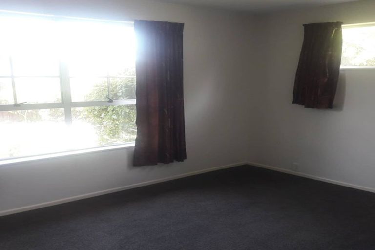 Photo of property in 17 Resolution Place, Bryndwr, Christchurch, 8053
