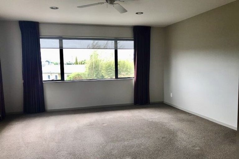 Photo of property in 33 Kilkelly Avenue, Pinehill, Auckland, 0632